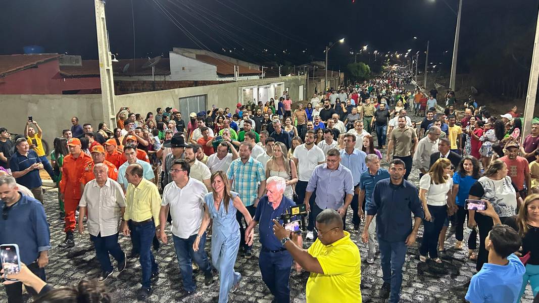 Ginásio Estadual e Centro Educacional Esportivo são inaugurados em Esperantina