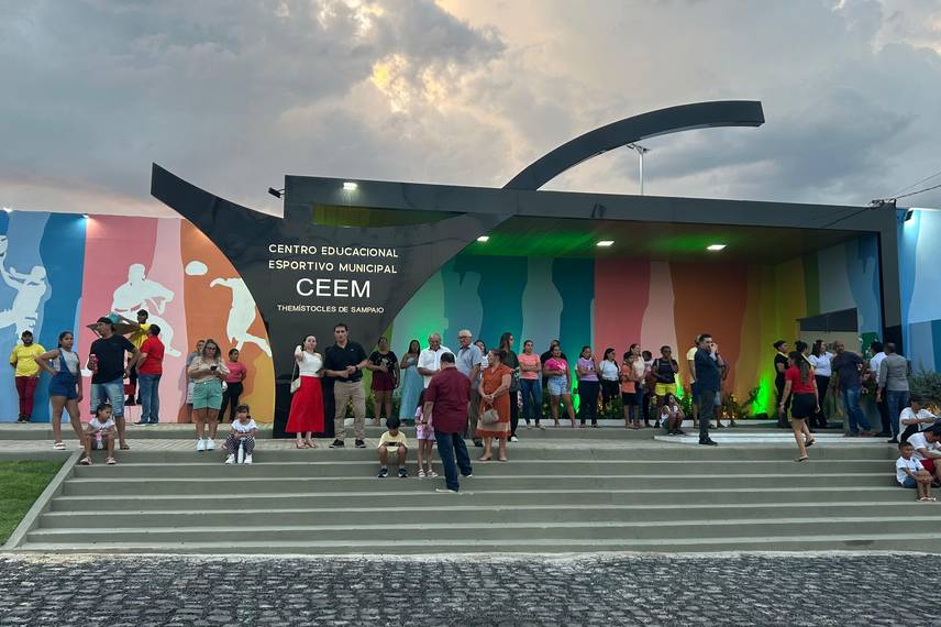 Ginásio Estadual e Centro Educacional Esportivo são inaugurados em Esperantina Ginásio Estadual e Centro Educacional Esportivo são inaugurados em Esperantina