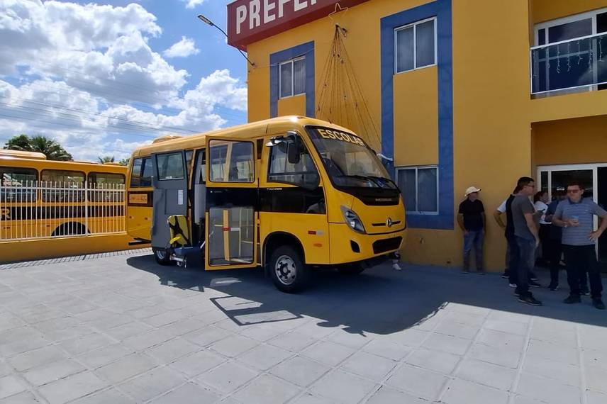 Governador inaugura obras de recuperação asfáltica e segurança em Cocal dos Alves Governador inaugura obras de recuperação asfáltica e segurança em Cocal dos Alves