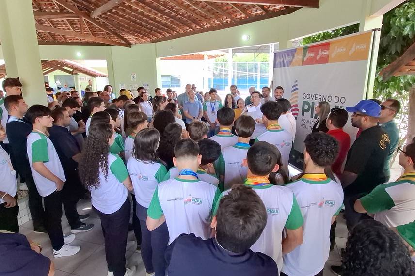 Governador inaugura obras de recuperação asfáltica e segurança em Cocal dos Alves Governador inaugura obras de recuperação asfáltica e segurança em Cocal dos Alves