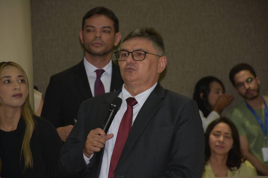 Kennedy Barros toma posse como presidente do TCE-PI para o biênio 2025/2026 Kennedy Barros toma posse como presidente do TCE-PI para o biênio 2025/2026