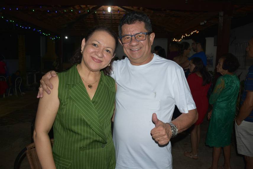 Médica Lúcia Vilela comemora confraternização Natalina no Sítio Vivelândia Médica Lúcia Vilela comemora confraternização Natalina no Sítio Vivelândia