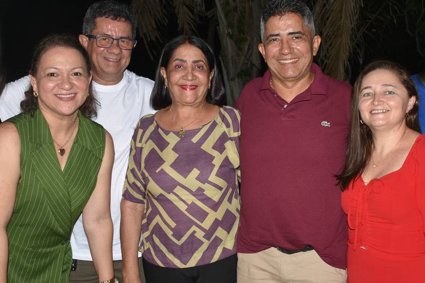 Médica Lúcia Vilela comemora confraternização Natalina no Sítio Vivelândia Médica Lúcia Vilela comemora confraternização Natalina no Sítio Vivelândia