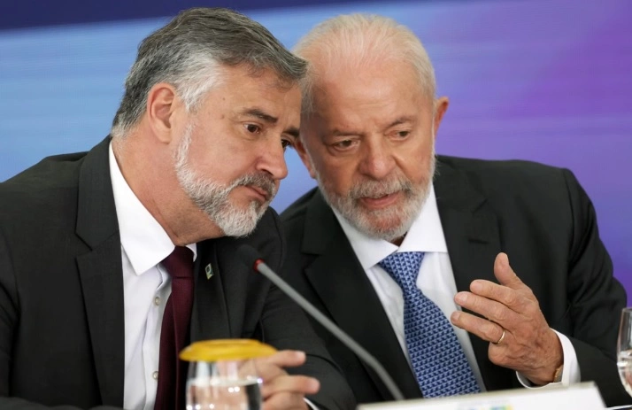 Ministro da Secom admite possível substituição após críticas de Lula