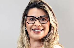 Pedro Gomes anuncia Antônia Fernandes como secretária de Saúde de José de Freitas (Foto: Reprodução)