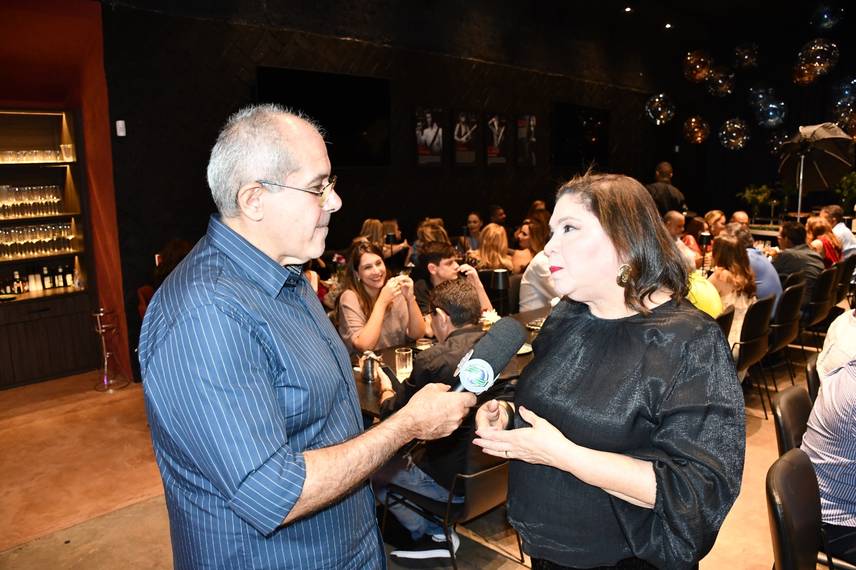 Péricles Mendel comemora aniversário com amigos no Rosetta Rock Bar Péricles Mendel comemora aniversário com amigos no Rosetta Rock Bar