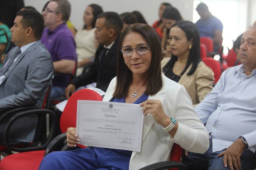 Prefeita, vice-prefeito e vereadores eleitos em Miguel Leão são empossados Prefeita, vice-prefeito e vereadores eleitos em Miguel Leão são empossados