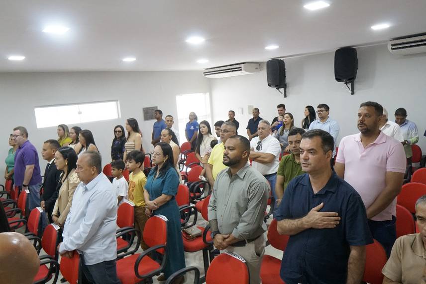 Prefeita, vice-prefeito e vereadores eleitos em Miguel Leão são empossados Prefeita, vice-prefeito e vereadores eleitos em Miguel Leão são empossados