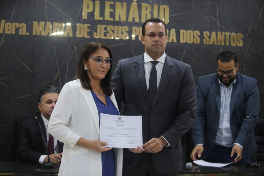 Prefeita, vice-prefeito e vereadores eleitos em Miguel Leão são empossados Prefeita, vice-prefeito e vereadores eleitos em Miguel Leão são empossados