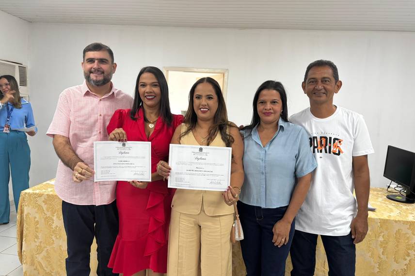 Prefeita, vice-prefeito e vereadores eleitos são diplomados em Cocal Telha Prefeita, vice-prefeito e vereadores eleitos são diplomados em Cocal Telha