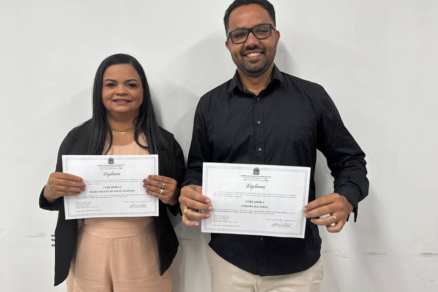 Prefeita, vice-prefeito e vereadores eleitos são diplomados em Cocal Telha Prefeita, vice-prefeito e vereadores eleitos são diplomados em Cocal Telha