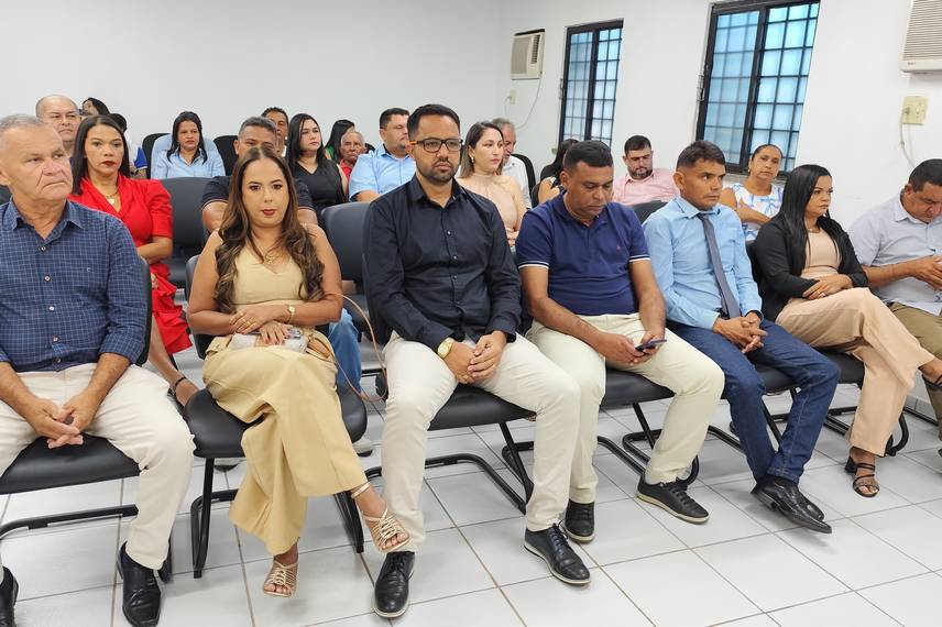 Prefeita, vice-prefeito e vereadores eleitos são diplomados em Cocal Telha Prefeita, vice-prefeito e vereadores eleitos são diplomados em Cocal Telha