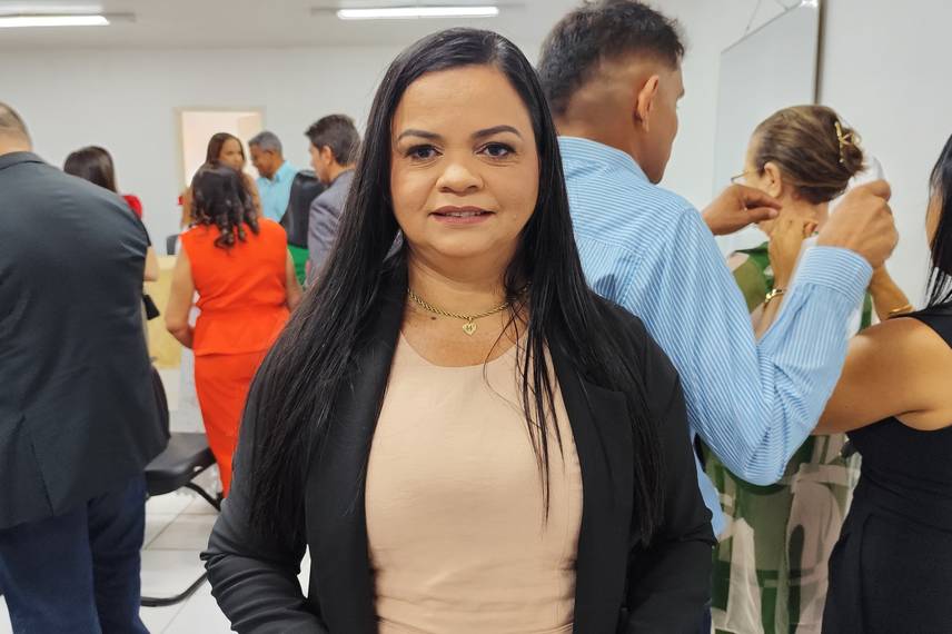 Prefeita, vice-prefeito e vereadores eleitos são diplomados em Cocal Telha Prefeita, vice-prefeito e vereadores eleitos são diplomados em Cocal Telha