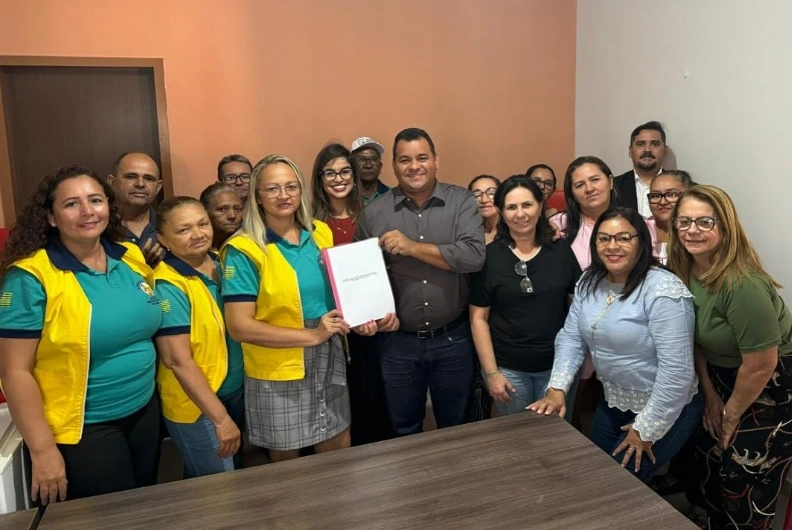 Prefeito eleito de Geminiano reafirma compromisso com agentes de saúde em reunião