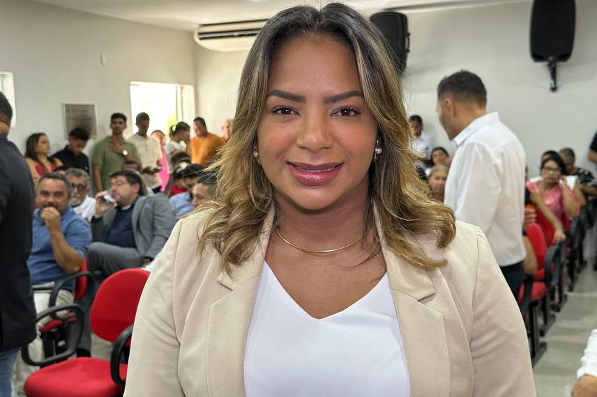 Prefeito, vice-prefeita e vereadores eleitos em Monsenhor Gil são diplomados Prefeito, vice-prefeita e vereadores eleitos em Monsenhor Gil são diplomados