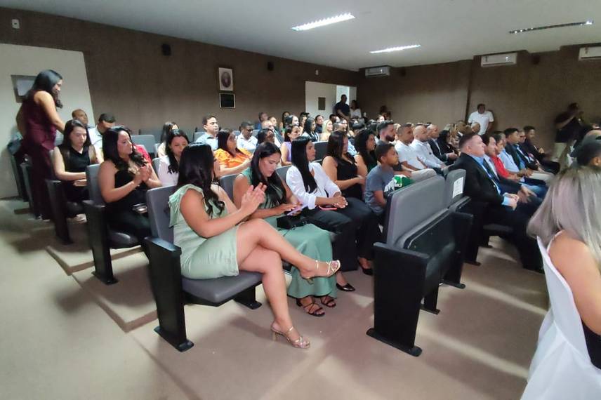 Prefeitos, vices e vereadores de quatro municípios são diplomados em Oeiras Prefeitos, vices e vereadores de quatro municípios são diplomados em Oeiras