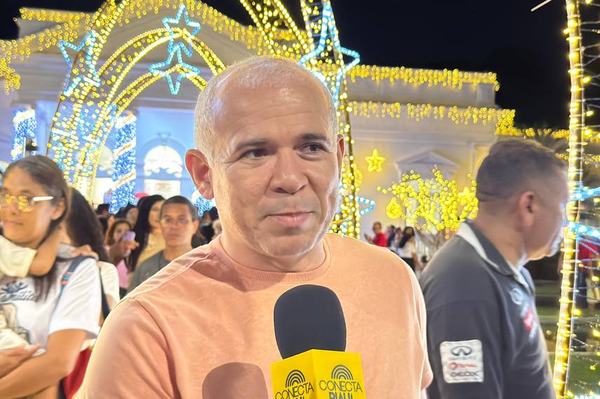 Rafael Fonteles inaugura decoração de Natal no Palácio de Karnak em Teresina Rafael Fonteles inaugura decoração de Natal no Palácio de Karnak em Teresina