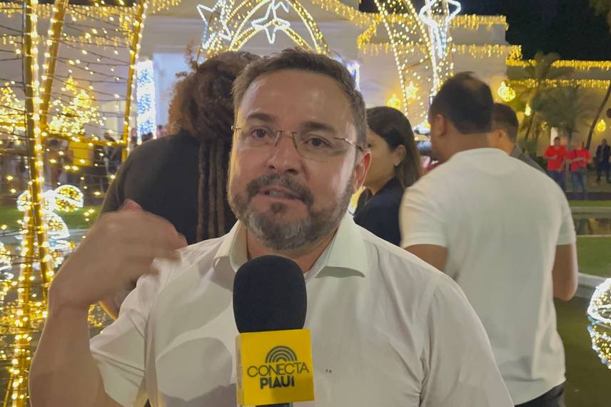 Rafael Fonteles inaugura decoração de Natal no Palácio de Karnak em Teresina Rafael Fonteles inaugura decoração de Natal no Palácio de Karnak em Teresina