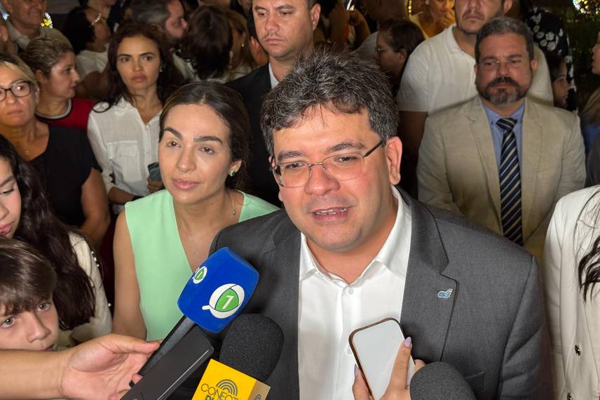 Rafael Fonteles inaugura decoração de Natal no Palácio de Karnak em Teresina Rafael Fonteles inaugura decoração de Natal no Palácio de Karnak em Teresina