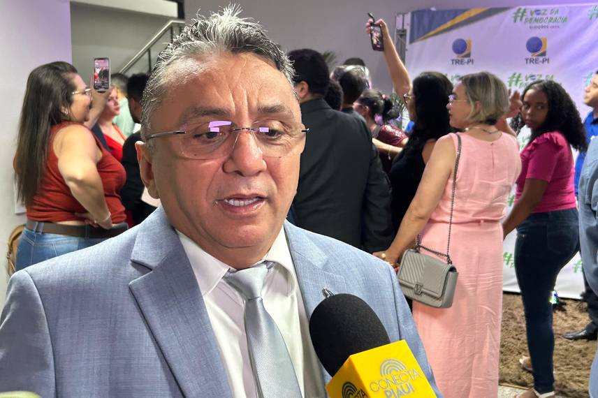 Sílvio Mendes, Jeová Alencar, vereadores e suplentes eleitos são diplomados em THE Sílvio Mendes, Jeová Alencar, vereadores e suplentes eleitos são diplomados em THE