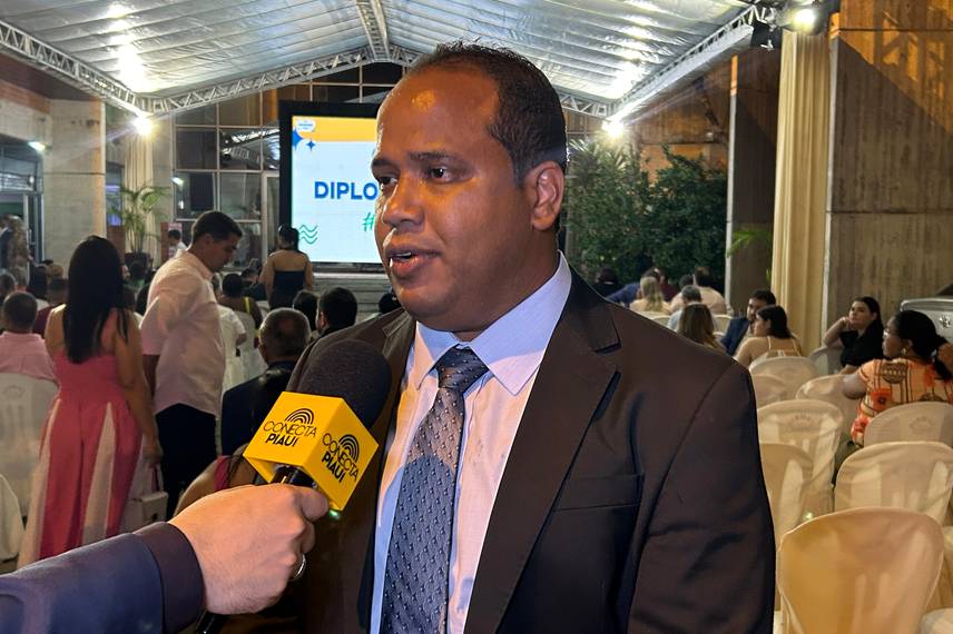 Sílvio Mendes, Jeová Alencar, vereadores e suplentes eleitos são diplomados em THE Sílvio Mendes, Jeová Alencar, vereadores e suplentes eleitos são diplomados em THE