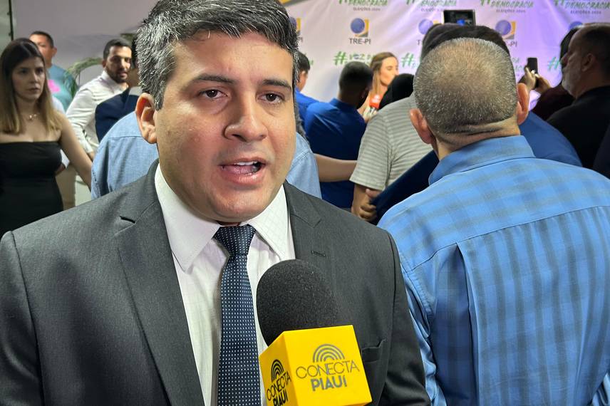 Sílvio Mendes, Jeová Alencar, vereadores e suplentes eleitos são diplomados em THE Sílvio Mendes, Jeová Alencar, vereadores e suplentes eleitos são diplomados em THE