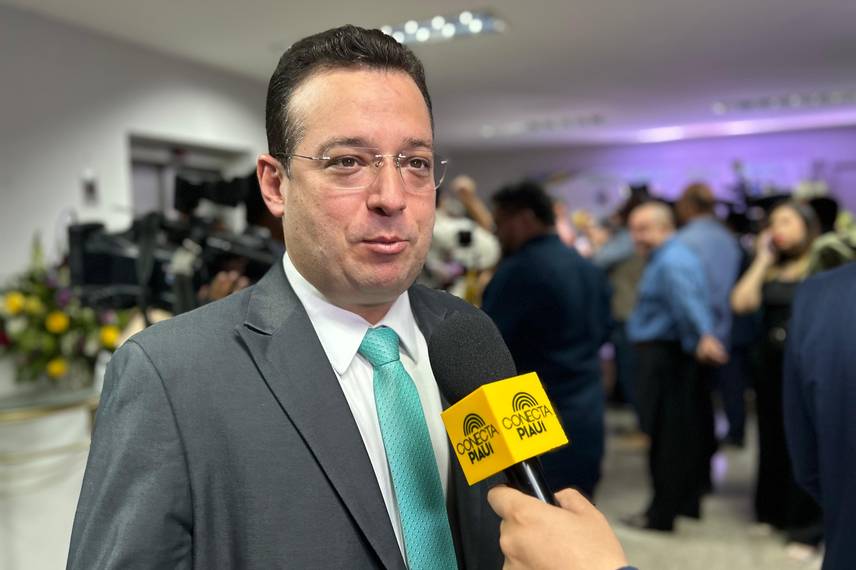 Sílvio Mendes, Jeová Alencar, vereadores e suplentes eleitos são diplomados em THE Sílvio Mendes, Jeová Alencar, vereadores e suplentes eleitos são diplomados em THE