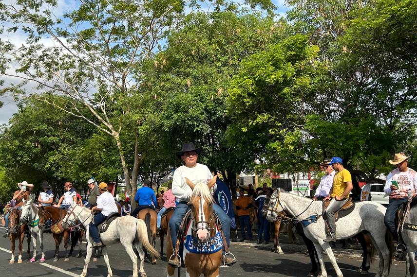 Tradicional cavalgada marca a abertura da 73ª edição da Expoapi em Teresina Tradicional cavalgada marca a abertura da 73ª edição da Expoapi em Teresina