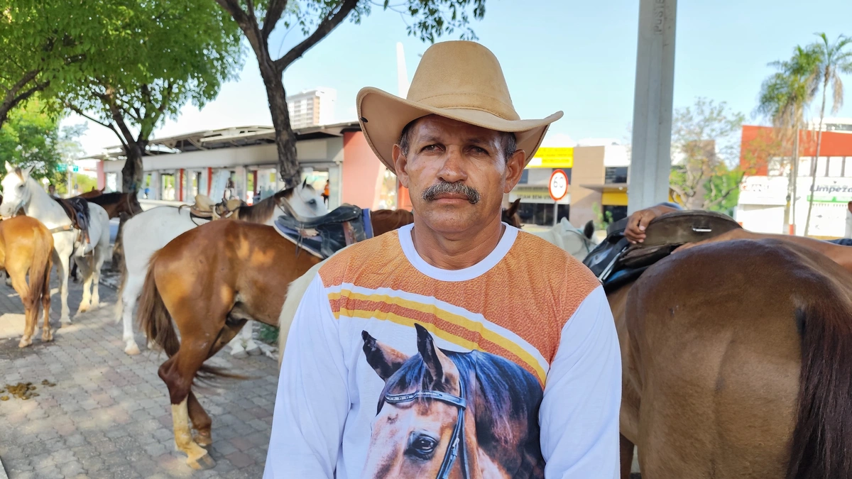 Tradicional cavalgada marca a abertura da 73ª edição da Expoapi em Teresina