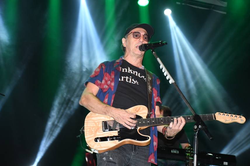 Zeca Baleiro encanta Teresina com show no Theatro 4 de Setembro Zeca Baleiro encanta Teresina com show no Theatro 4 de Setembro