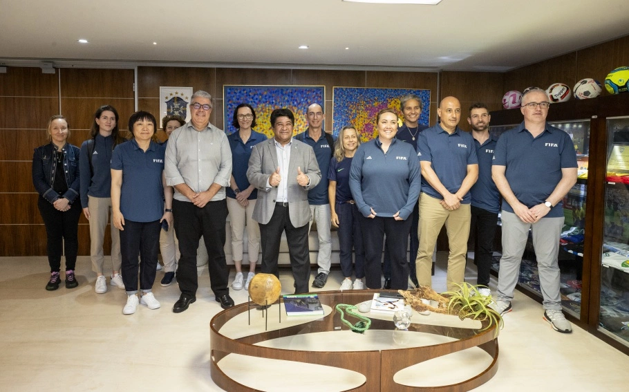Fifa visita a CBF