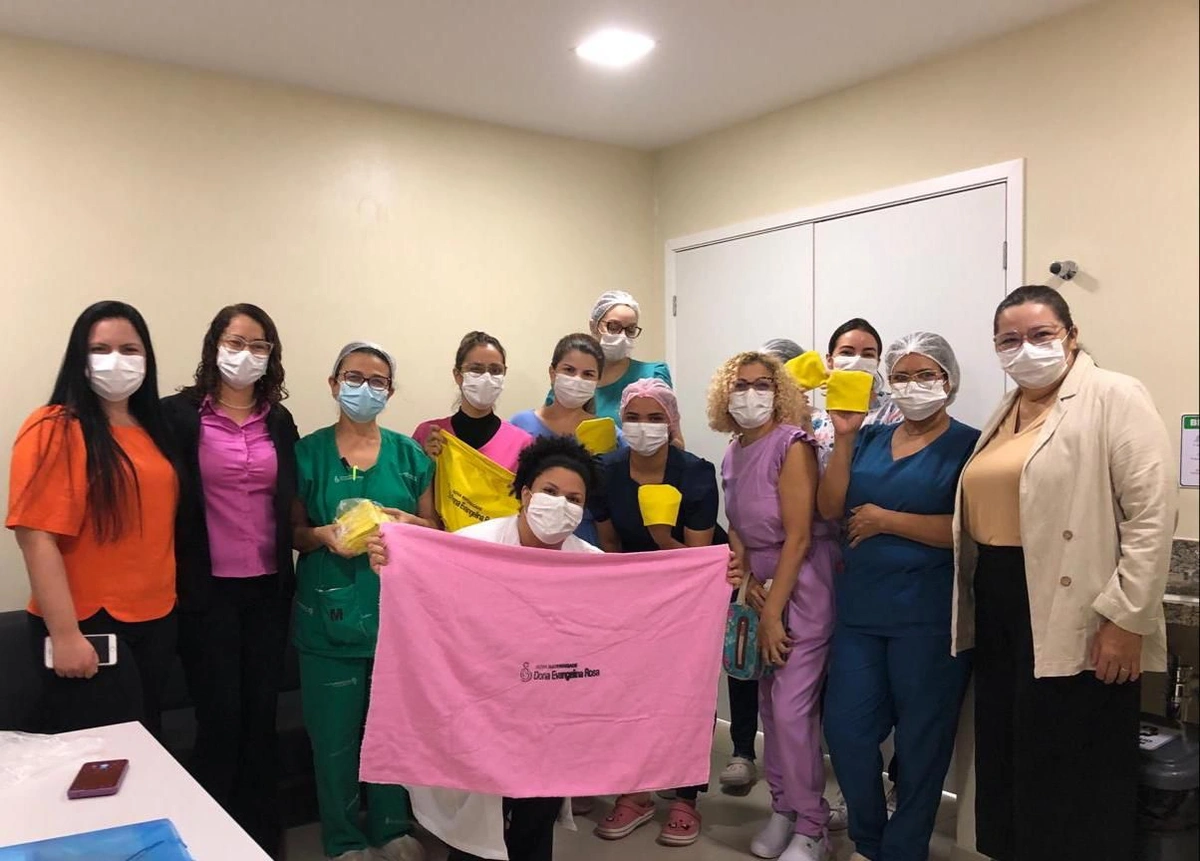 Gestantes recebem 100 kits para auxiliar Método Canguru na Nova Evangelina Rosa