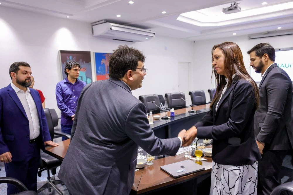 Governo fecha parceria com Google para ensino de Inteligência Artificial no Piauí