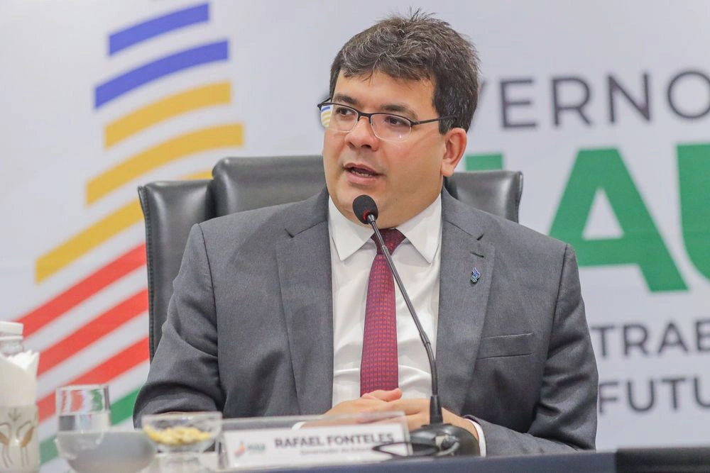 Governo investe R$ 11,6 milhões e concede 6 mil bolsas para estudantes estagiários