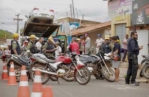 Motos apreendidas na blitz (Foto: Reprodução)