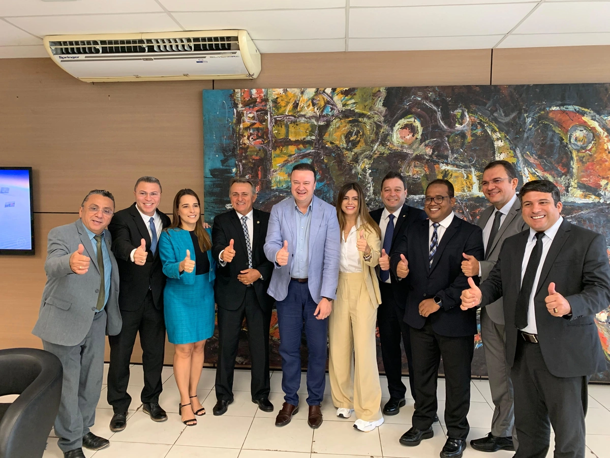 Paulo Márcio reúne vereadores para café da manhã na Câmara Municipal de Teresina
