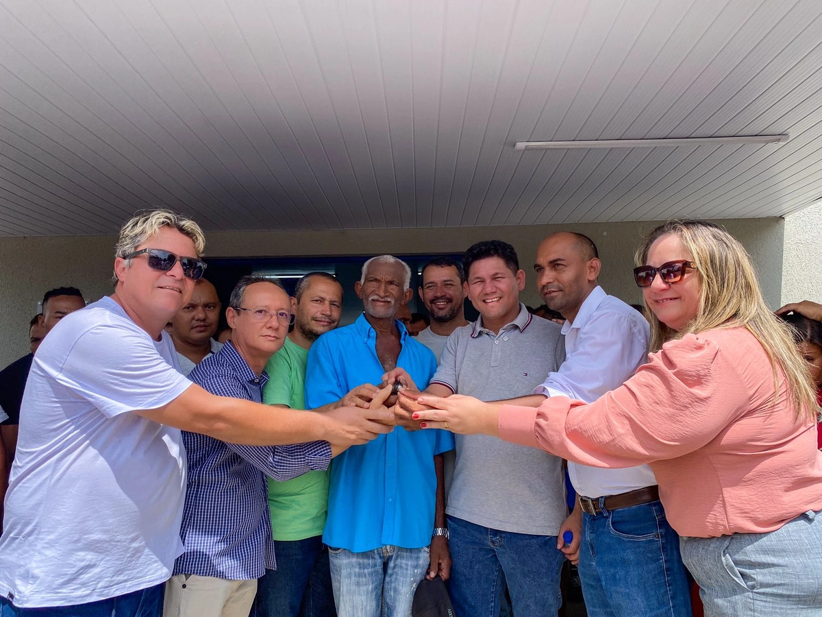 Prefeitura de Miguel Alves entrega ambulância para atendimento na zona rural