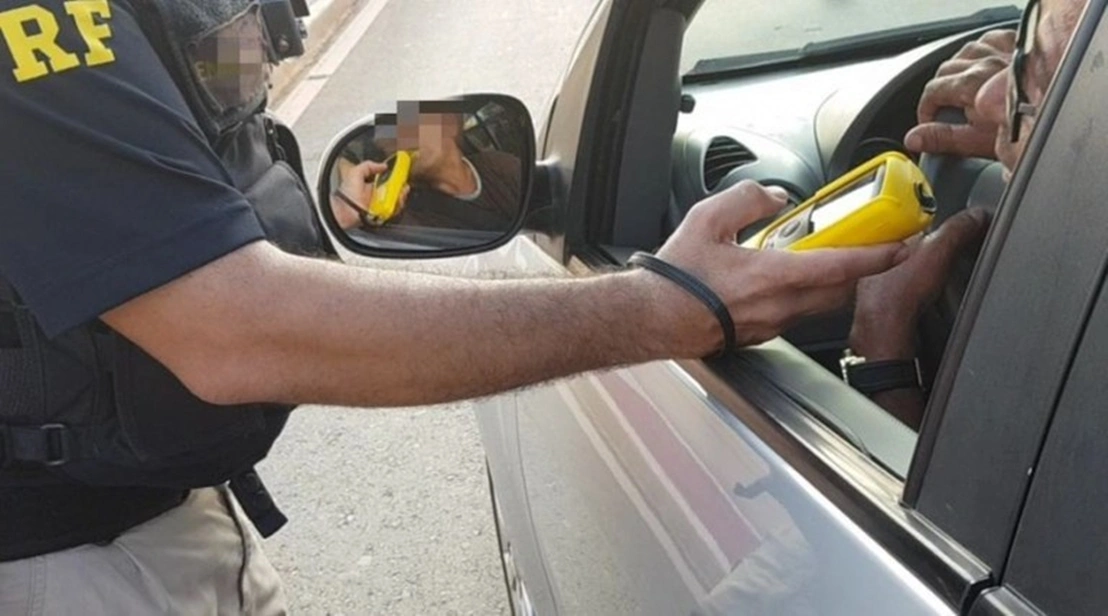 PRF realizou 134 autuações e 15 prisões por embriaguez ao volante