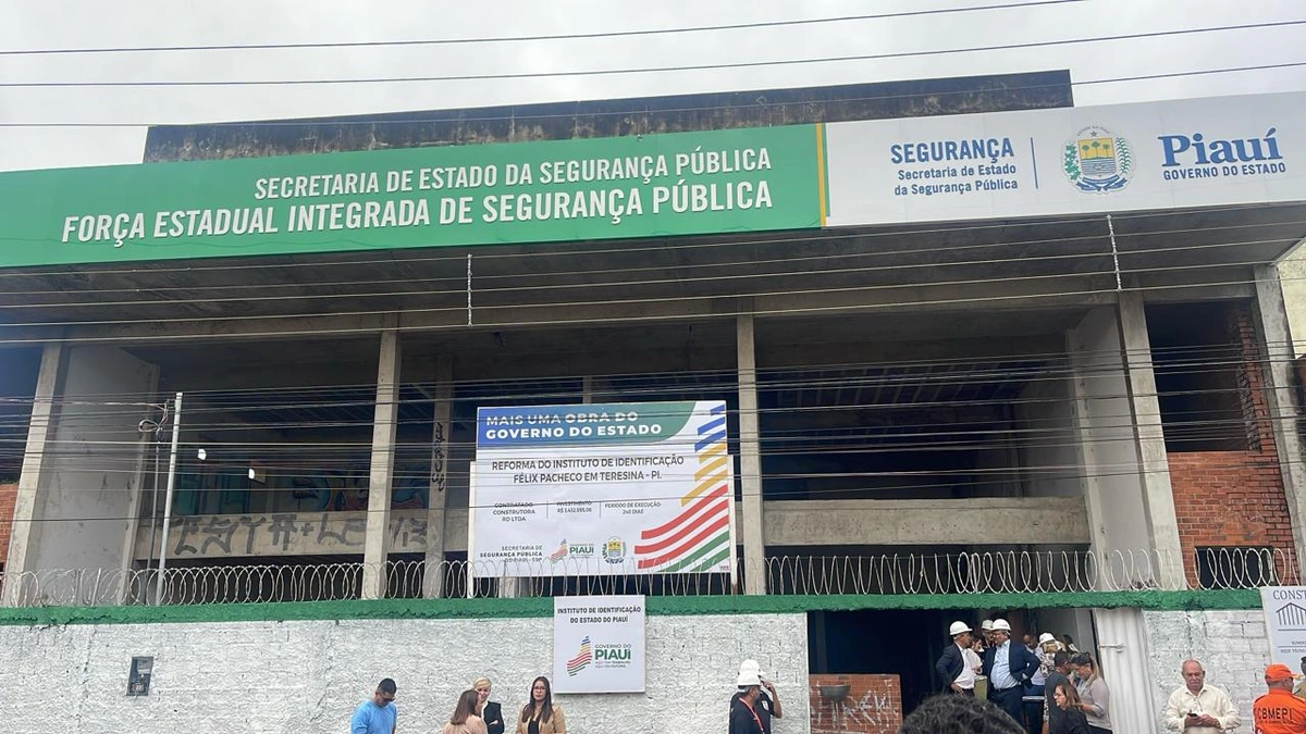 Rafael Fonteles assina ordem de serviço para reforma da sede do Instituto de Identificação