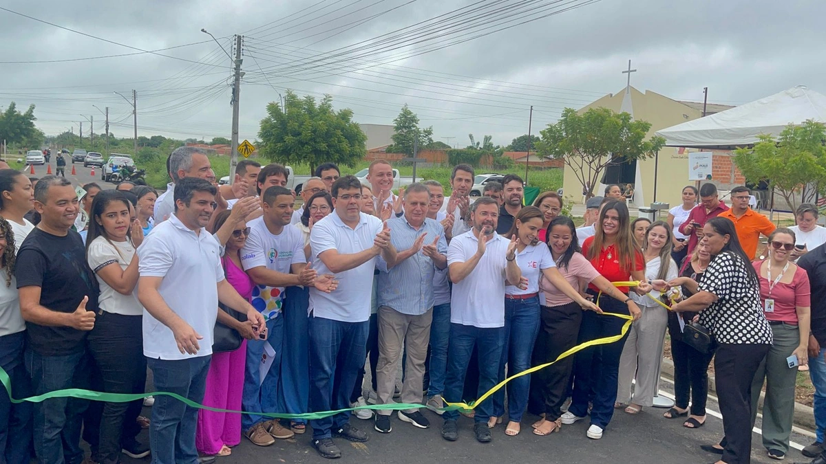 Rafael Fonteles entrega primeira obra do Orçamento Participativo em Teresina
