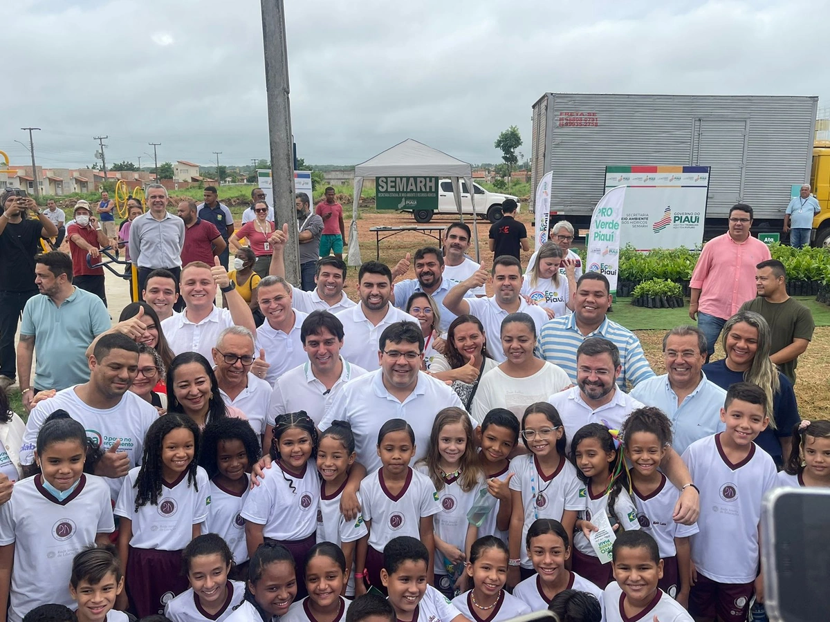 Rafael Fonteles entrega primeira obra do Orçamento Participativo em Teresina