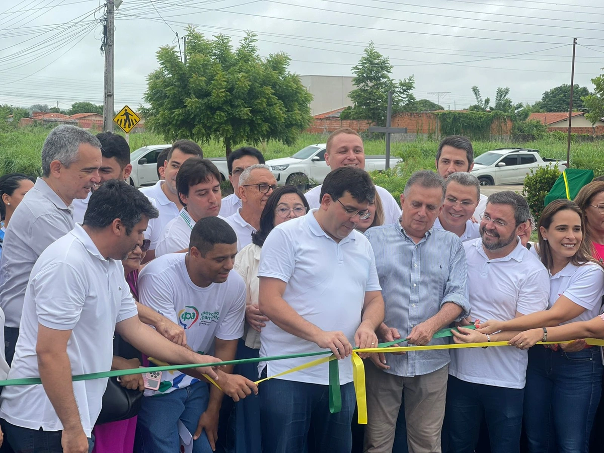 Rafael Fonteles entrega primeira obra do Orçamento Participativo em Teresina