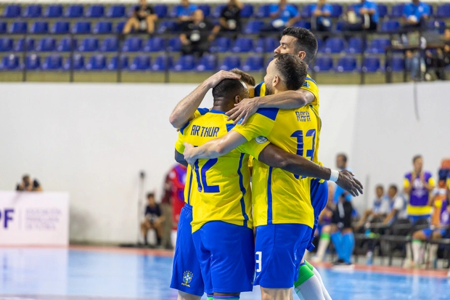 Seleção Brasileira goleia Bolívia na estreia pela Copa América de Futsal