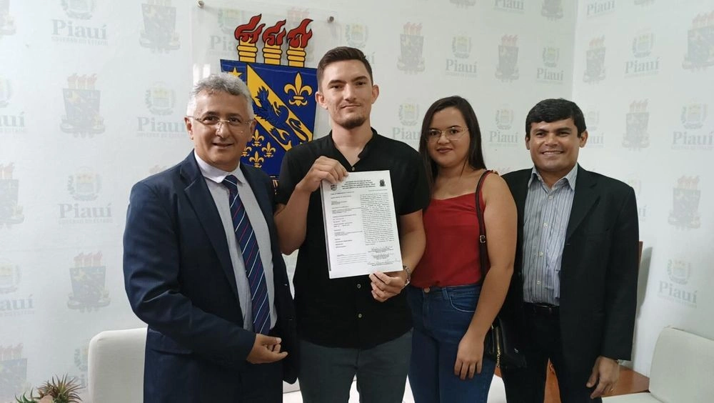 Tomam posse os novos docentes e técnicos aprovados em concurso da Uespi
