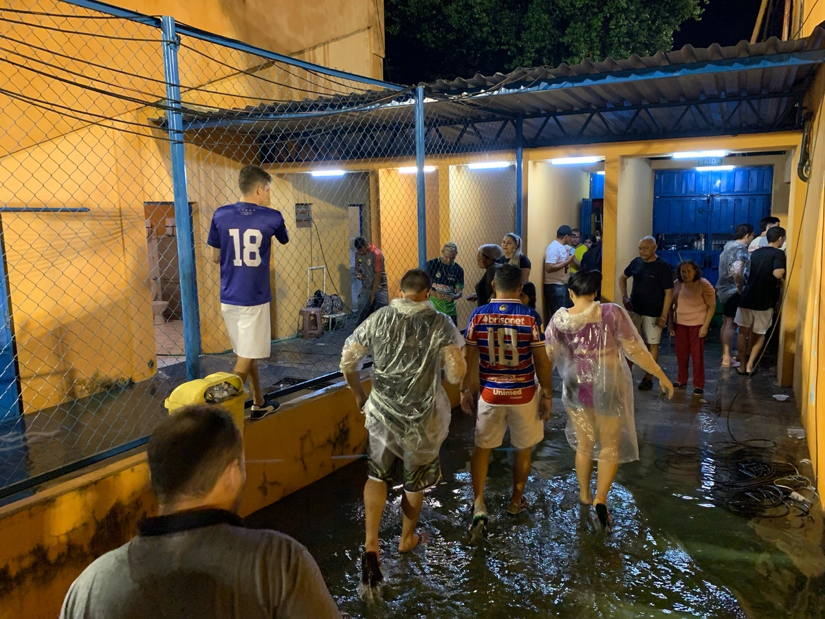 As condições dentro do estádio também prejudicou a experiência dos torcedores