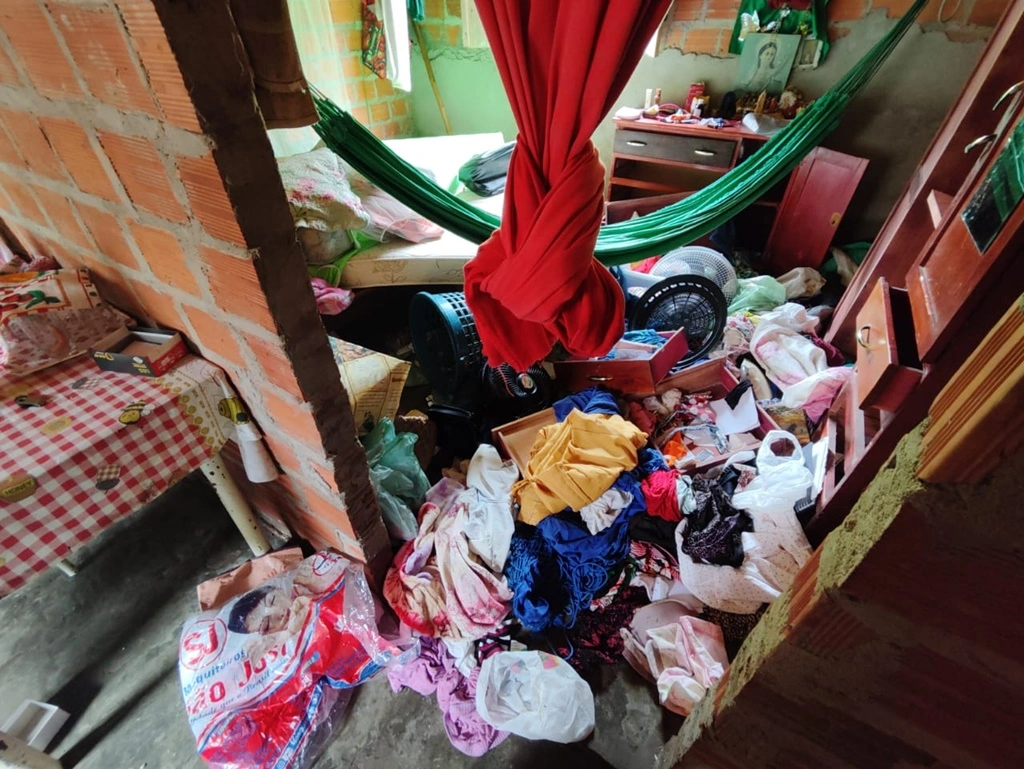 Casa foi revirada pelos criminosos