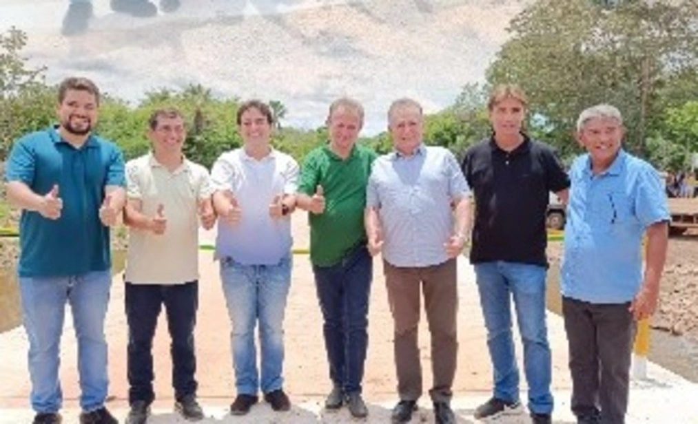 Dogim Félix em inauguração de passagem molhada
