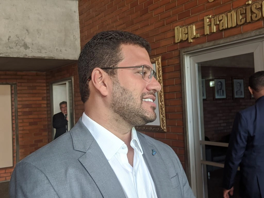 Dr. Thales