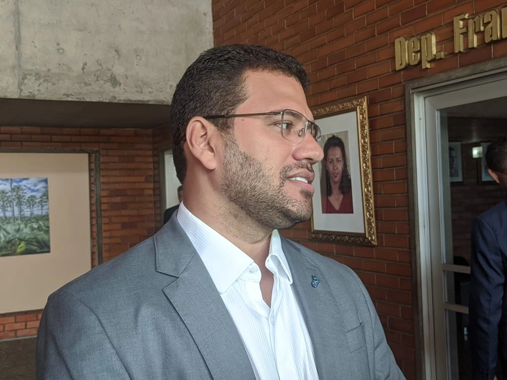 Dr. Thales