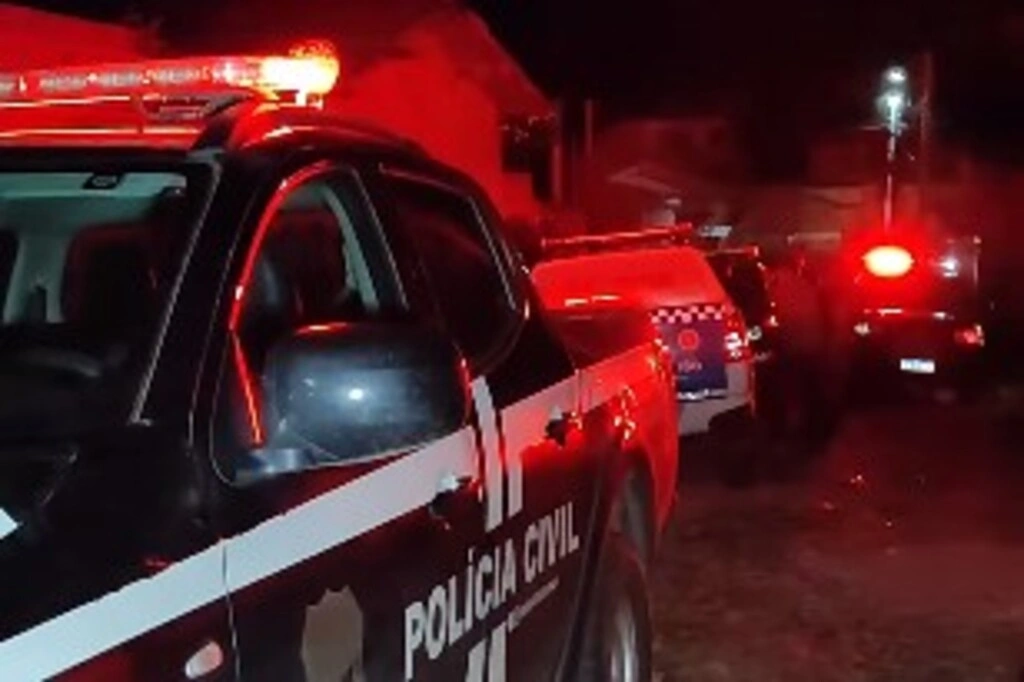 Jovem é assassinado dentro da sua própria casa em Luís Correia, litoral do Piauí